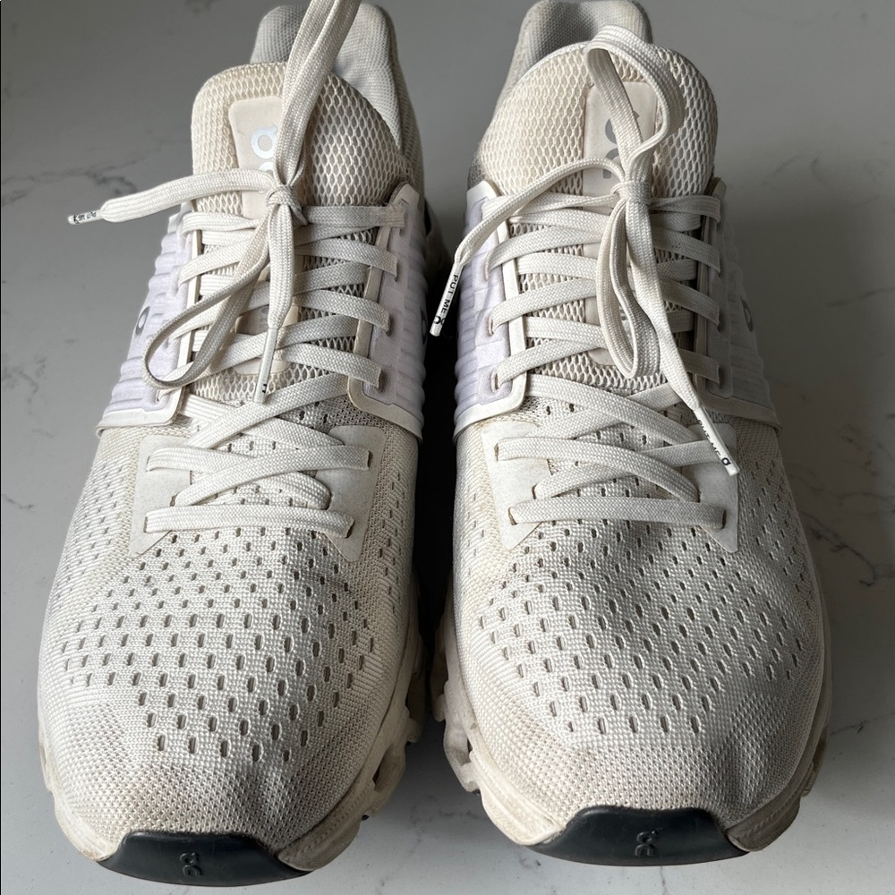 On Running Shoes - Picture 7 of 8